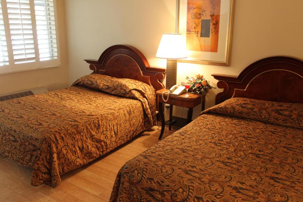 Deluxe Double Room interior